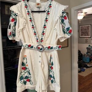 FARM Rio Cross Stitch Toucan Embroidered Linen blend Romper in Natural Lyst Sz L